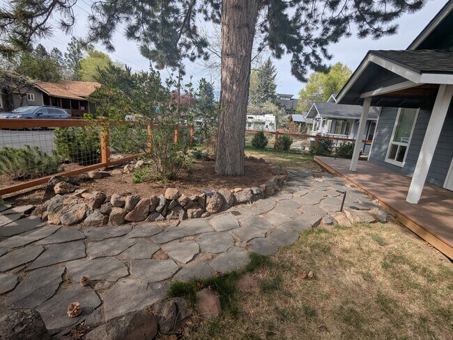 Building Photo - 402 NW 12th St