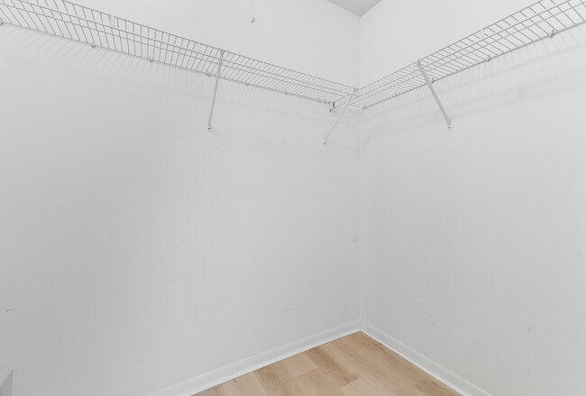 Building Photo - 519 Woodcrest Dr