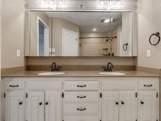 Building Photo - 2131 Jazzman Dr