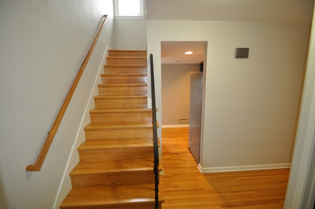 Building Photo - 5000 Vincent Ave S