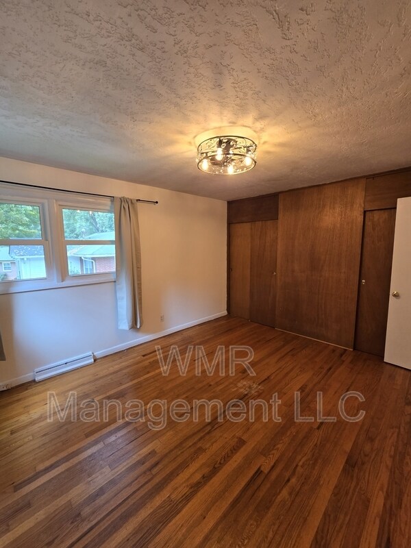 Building Photo - 1509 Wiltshire Rd