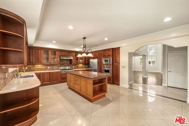 Building Photo - 5217 Etiwanda Ave