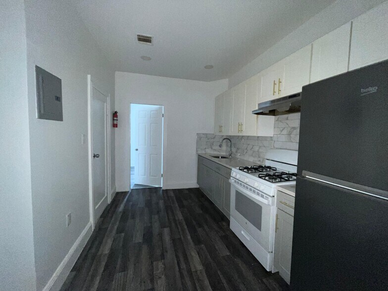 Building Photo - 108 Ocean Ave