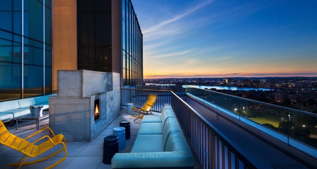 Building Photo - 696 Washington St