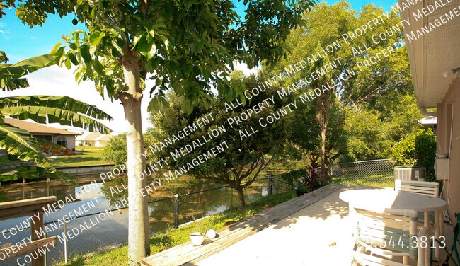 Building Photo - 606 SE 6th Terrace