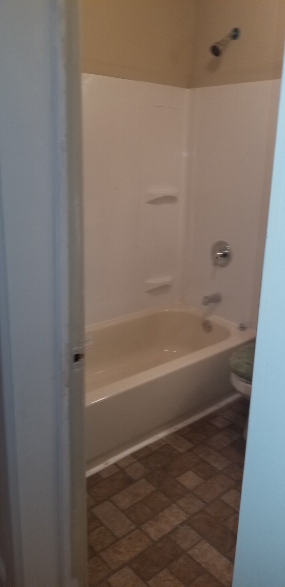 New tub - 615 N 17th St