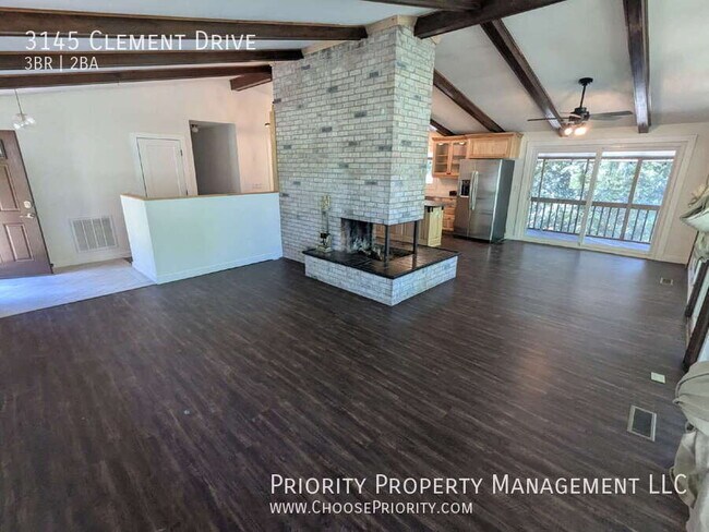 Building Photo - 3145 Clement Dr