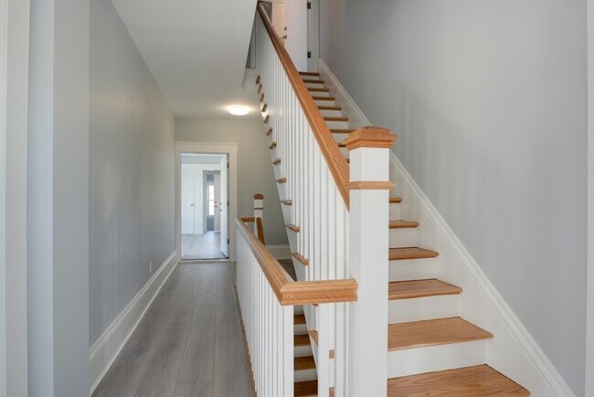 Building Photo - 47 Mechanic St