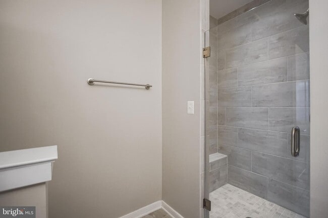 Building Photo - 621 Parkside Pl NE