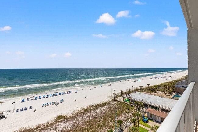 Building Photo - 8743 Thomas Dr