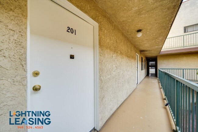 Building Photo - 6827 Whitsett Ave