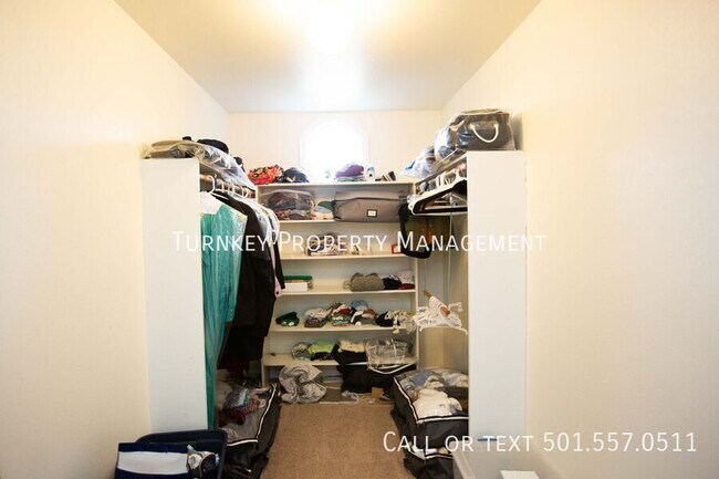 Building Photo - 14205 Longtree Dr