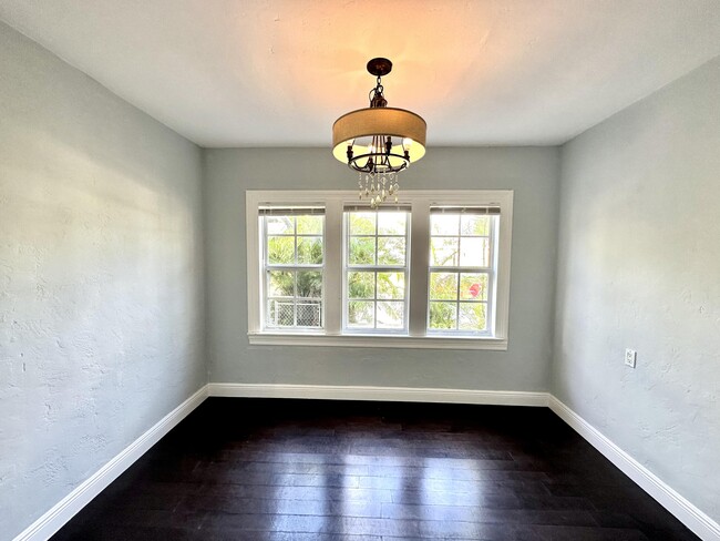 Building Photo - 101 C St