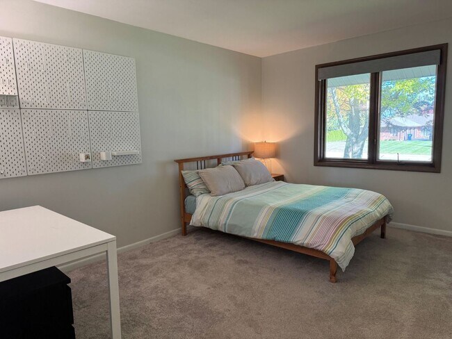 Building Photo - 23362 N Apple Hill Ln