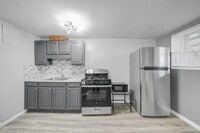 Building Photo - 1318 E 58th St