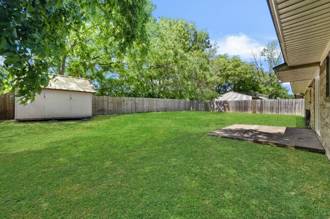 Building Photo - 3502 S Dakota Dr