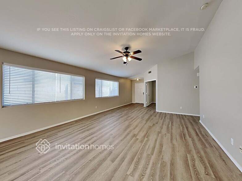Building Photo - 10802 W Rio Vista Ln