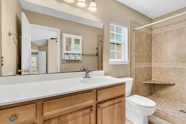 Building Photo - 124 Dovetail Cir