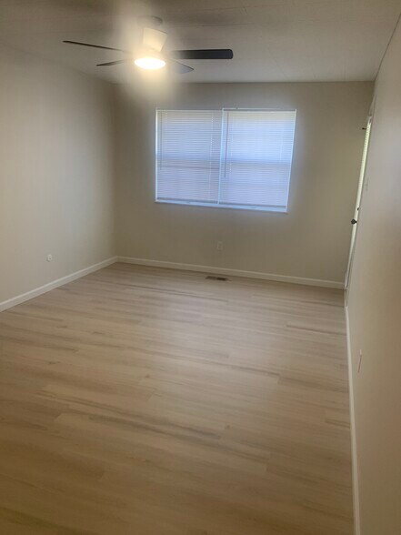 Building Photo - 11881 Cresta Verde Dr