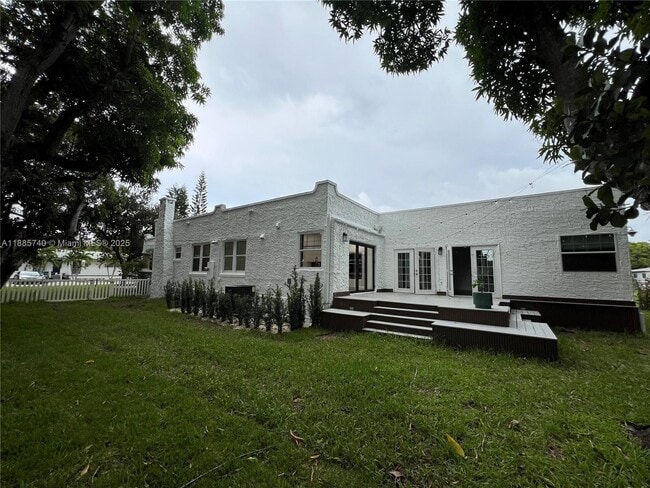 Building Photo - 130 SW 1st Ave