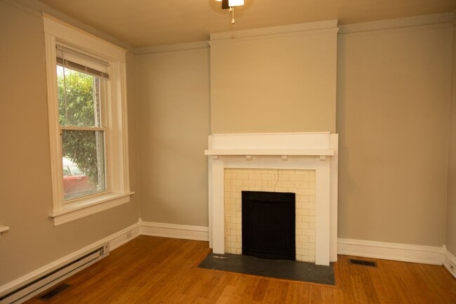 Building Photo - 8 S Granby St