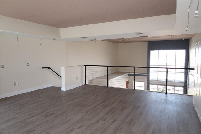 Building Photo - 1002 Channelside Dr