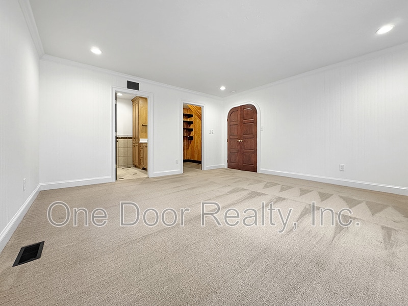 Building Photo - 109 Elizabeth Meriwether