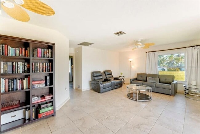 Building Photo - 5202 Forbes Terrace