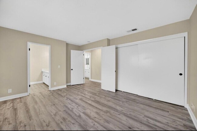 Building Photo - 4549 Melody Dr