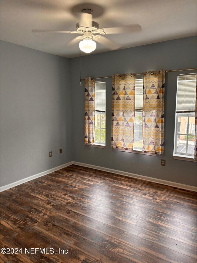 Building Photo - 10075 GATE N Pky