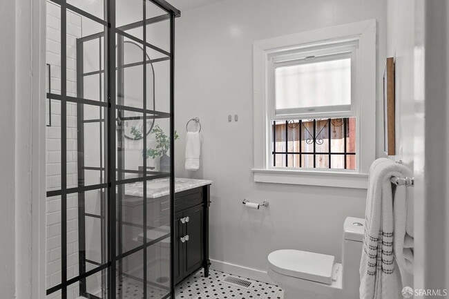 Building Photo - "Charming 1-Bedroom Oasis in Oakland with ...