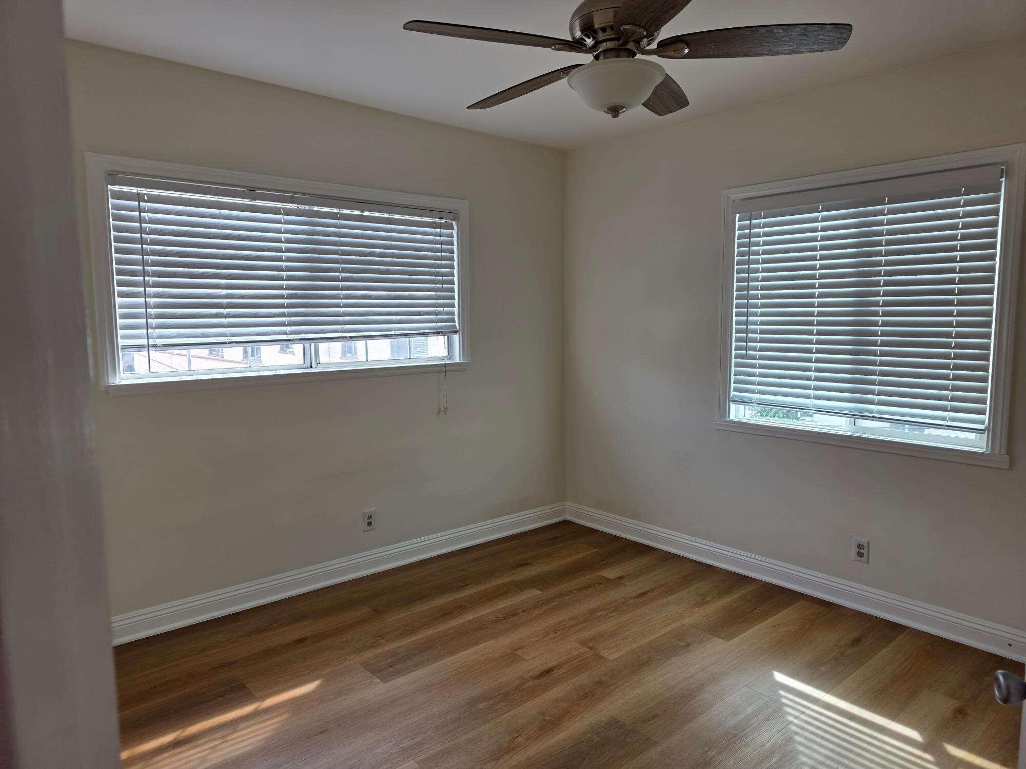 Building Photo - 509 S Catalina Ave