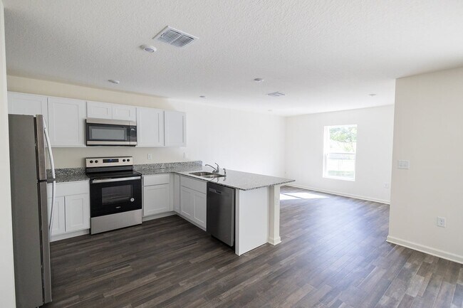 Building Photo - 664 Hillview Lp