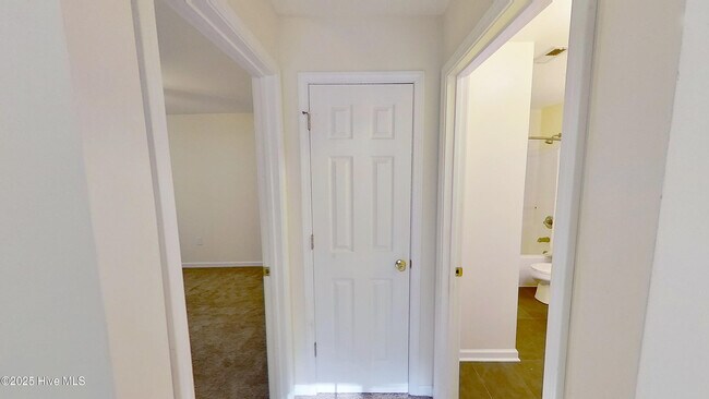 Building Photo - 4158 Breezewood Dr