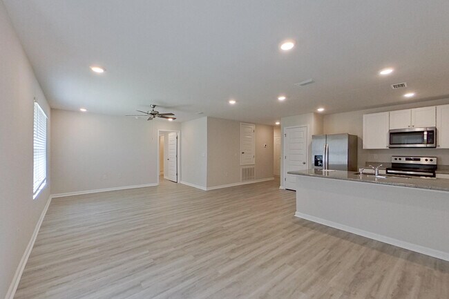 Building Photo - 4678 Malay Cir