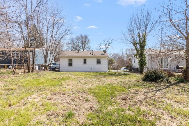 Building Photo - 251 Elbring Dr