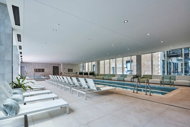 Building Photo - 1006 S Michigan Ave