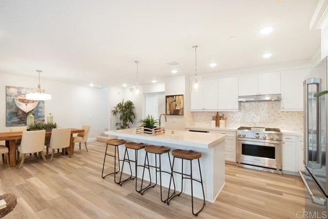 Gourmet Kitchen - 348 Walnut Ave