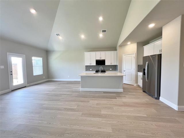 Building Photo - 678 Woodland Ave