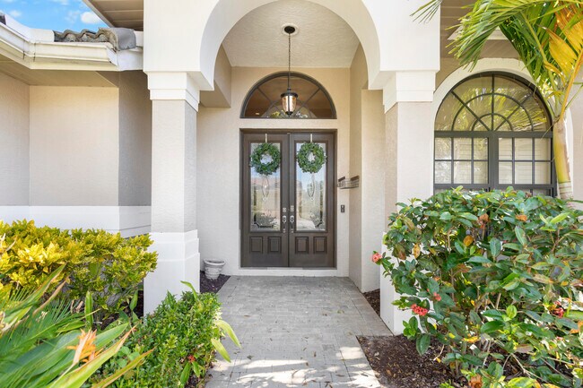 Building Photo - 1509 SW Mockingbird Cir