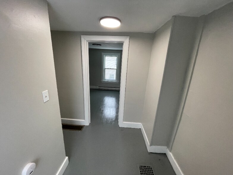 Building Photo - 1324 Brownell Ave