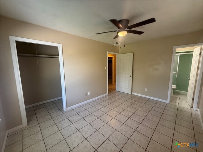 Building Photo - 1004 Hillyer St