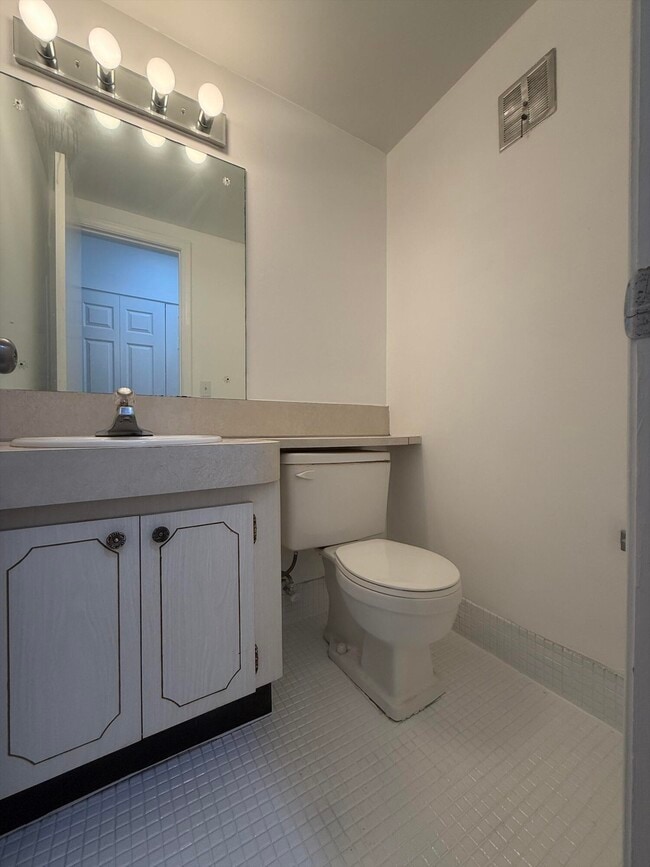 Building Photo - 63 Norwich C