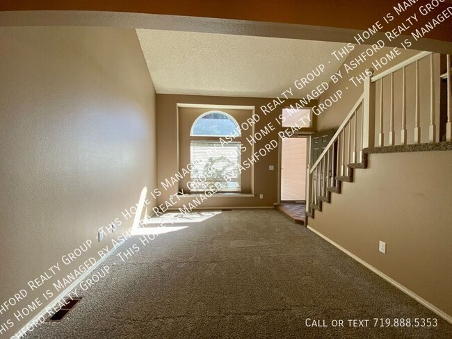 Building Photo - 5330 Tupper Ct