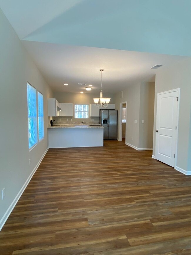 Building Photo - One level 3 bedroom 2 bath home