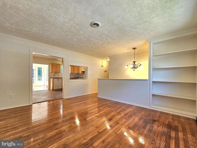 Building Photo - 4123 Glendale Rd