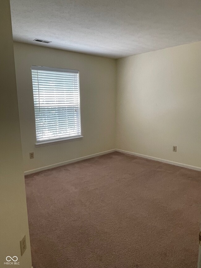 Building Photo - 5806 Tanager Ln