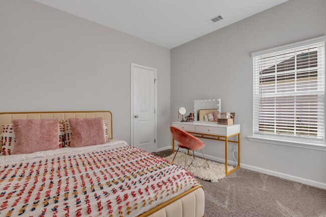 Building Photo - 181 Sunflower Cir NE