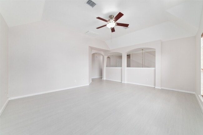 Building Photo - 8330 Malin Ct