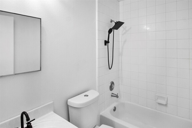 Building Photo - 511 Chaseway Dr